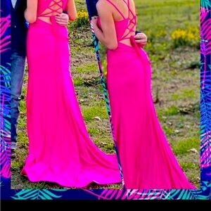 HOT PINK 🤩🤩 worn one time no rips no stains